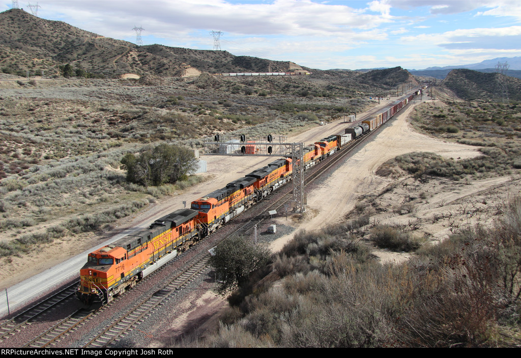 BNSF 7716, BNSF 7758, BNSF 7748, BNSF 7727 & BNSF 105